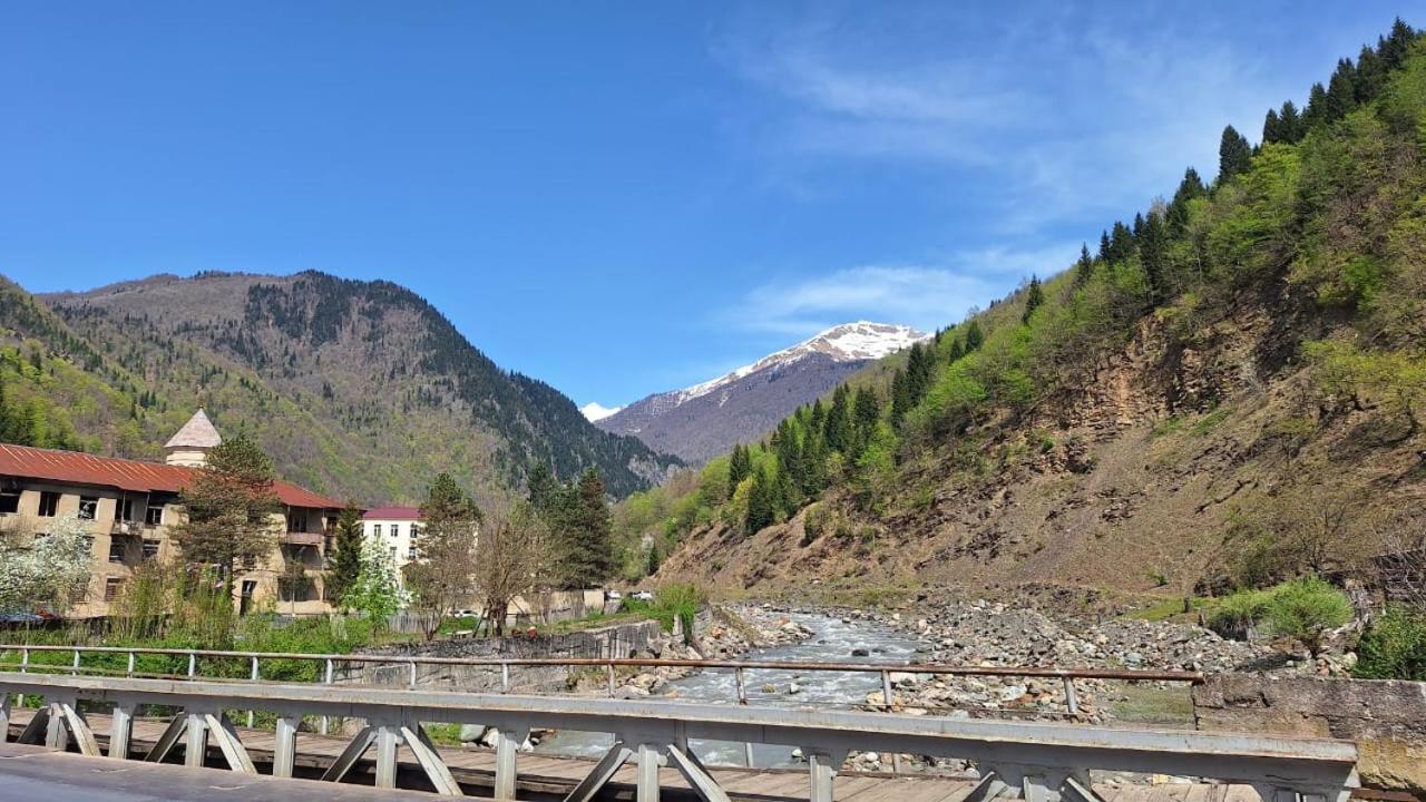 Guest House "Svaneti" Lentekhi Exterior foto